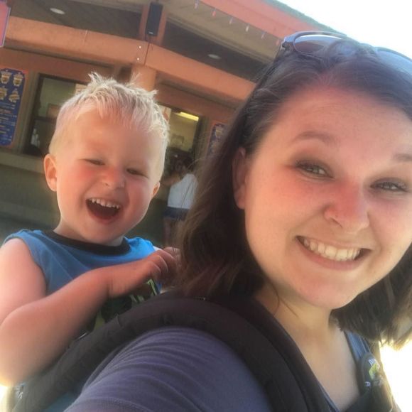 Meet your Posher, Abbee - Picture 1 of 1